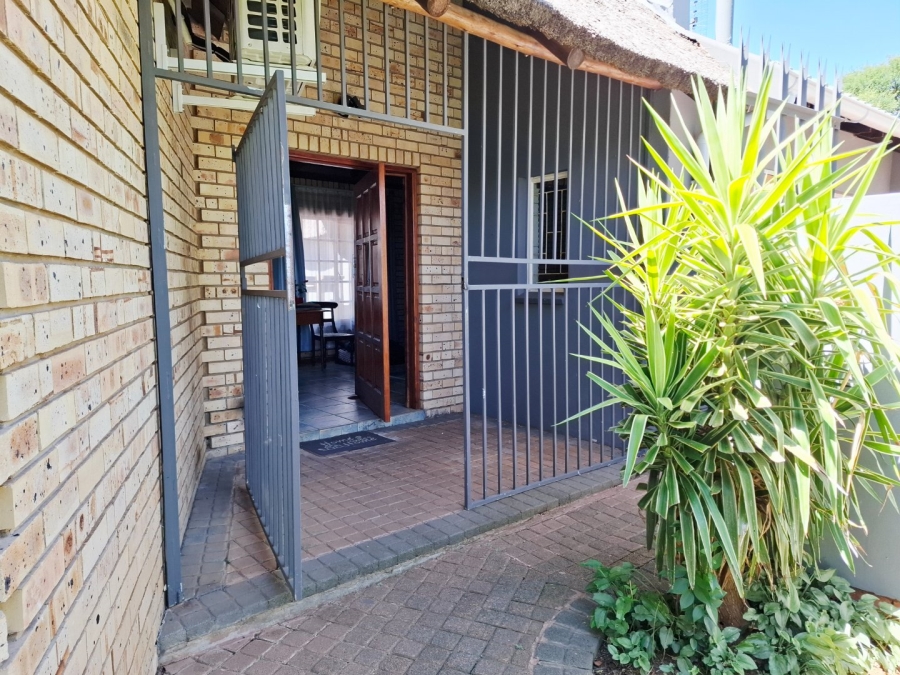 4 Bedroom Property for Sale in Pellissier Free State